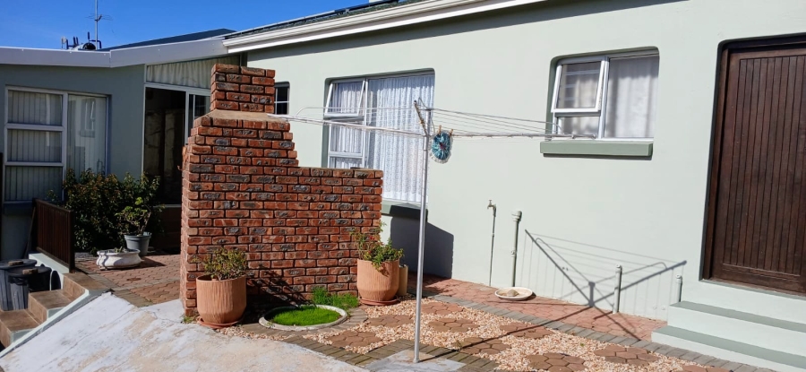 3 Bedroom Property for Sale in Stilbaai Wes Western Cape